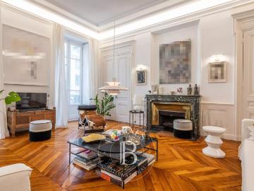 Appartement 7 pièces 231 m²