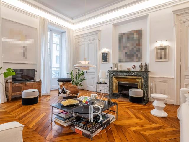 Appartement 7 pièces 231 m²