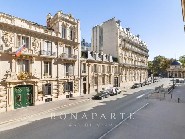 Appartement 7 pièces 240 m²