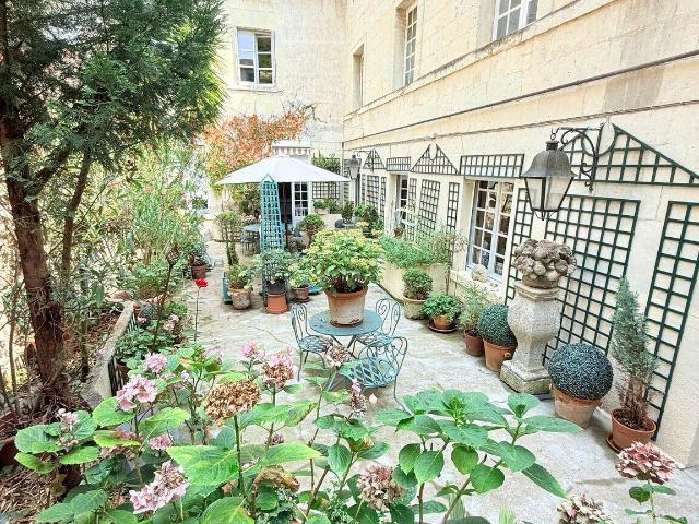 Appartement 7 pièces 240 m²