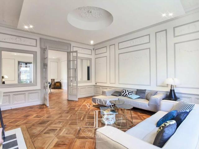 Appartement 7 pièces 240 m²