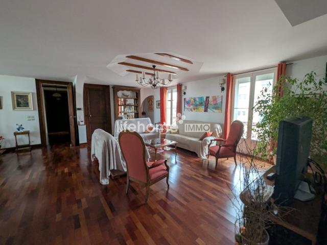 Appartement 7 pièces 243 m²