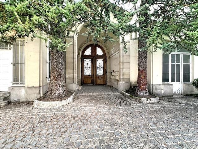 Appartement 7 pièces 256 m²