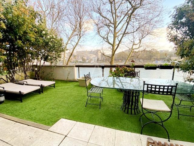 Appartement 7 pièces 265 m²