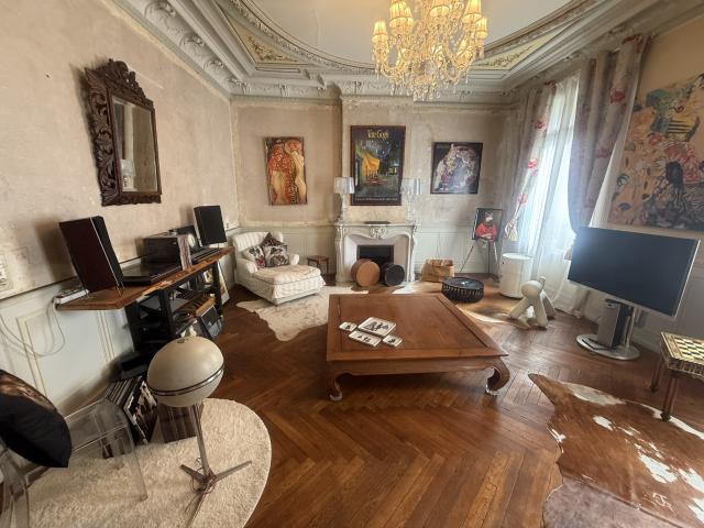 Appartement 7 pièces 265 m²