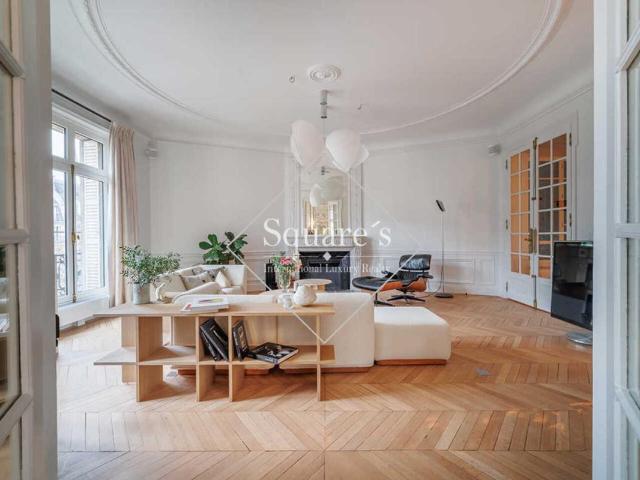 Appartement 7 pièces 271 m²
