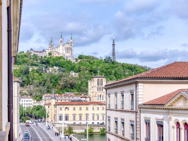 Appartement 7 pièces, 298 m² à louer à Lyon 2 69002
