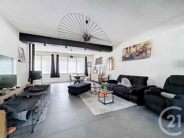 Appartement 7 pièces 302 m²