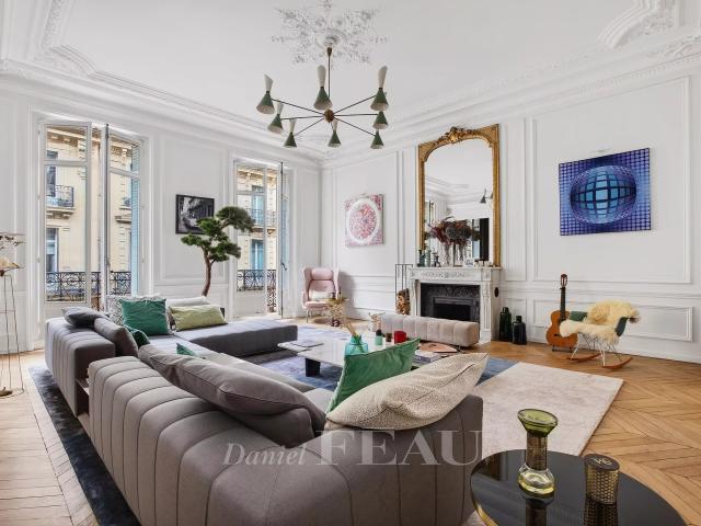 Appartement 7 pièces 305 m²