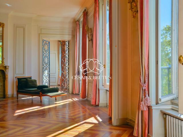 Appartement 7 pièces 317 m²