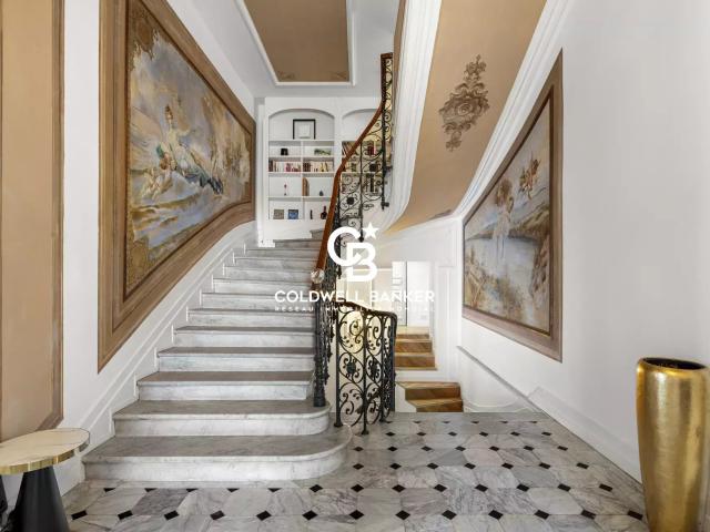 Appartement 7 pièces 328 m²