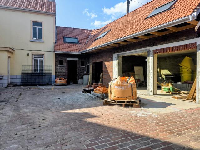 Appartement brut viabilisé 80m2 à aménager terrasse 2 places de parking 59133 Camphin en carembault