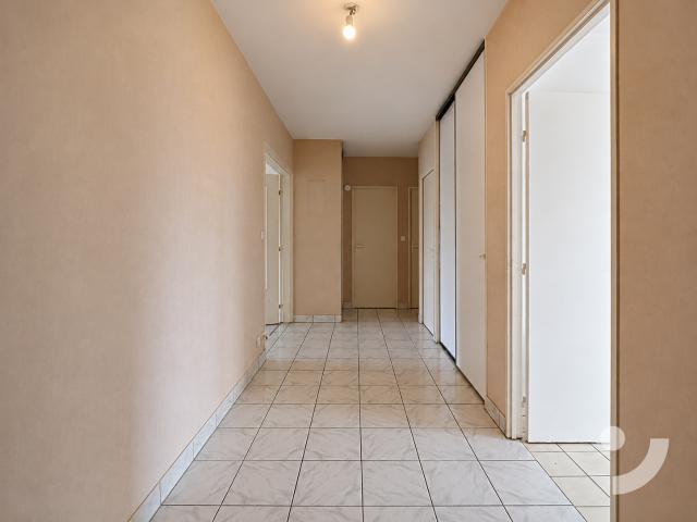 Appartement 89,53 m2 avec balcons, ascenseur et parking Reims proche gare