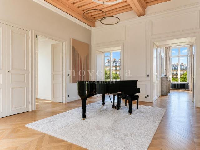 Appartement 8 pièces 400 m²
