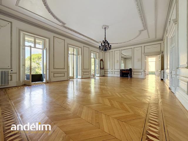 Appartement 8 pièces 407 m²