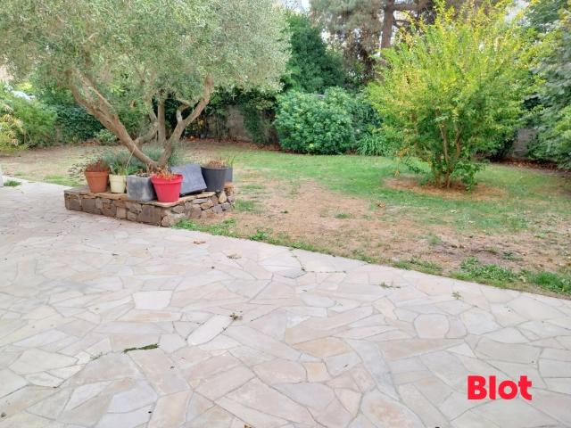 Appartement 8 pièces 145 m²