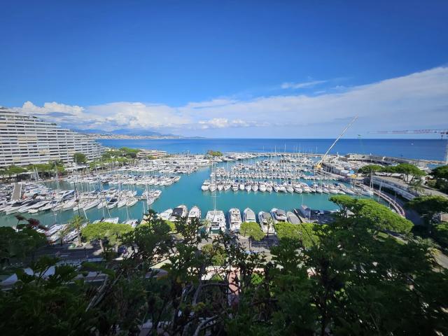 Appartement 8 pièces 173 m²