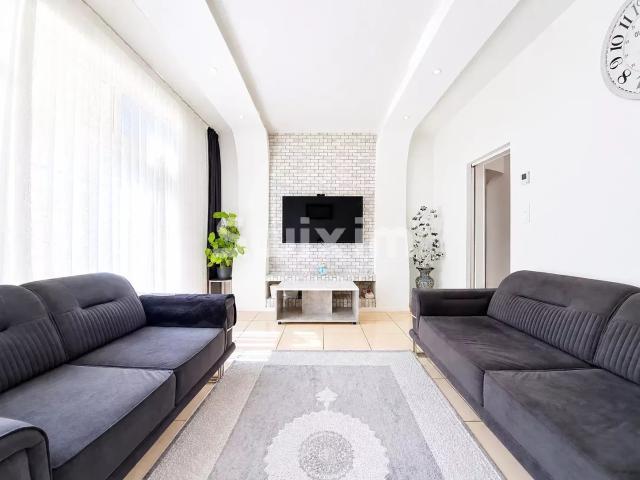 Appartement 8 pièces 183 m²