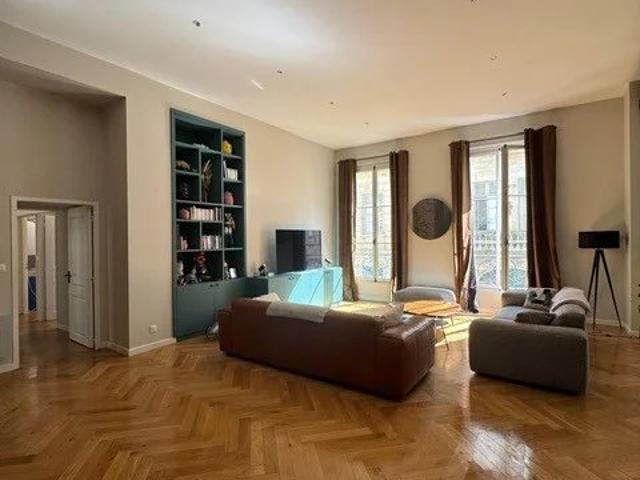 Appartement 8 pièces 184 m²