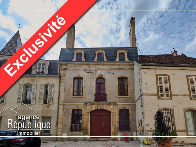 Appartement 8 pièces 200 m²