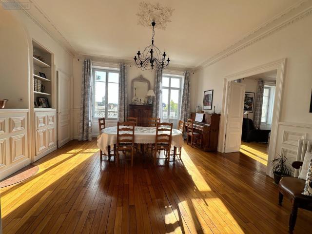 Appartement 8 pièces 208 m²