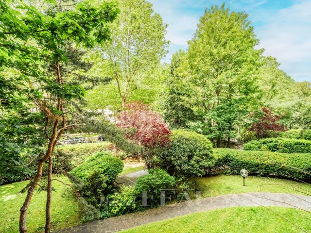 Appartement 8 pièces 215 m²