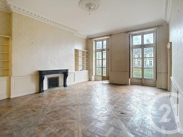 Appartement 8 pièces 220 m²