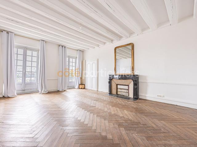 Appartement 8 pièces 220 m²