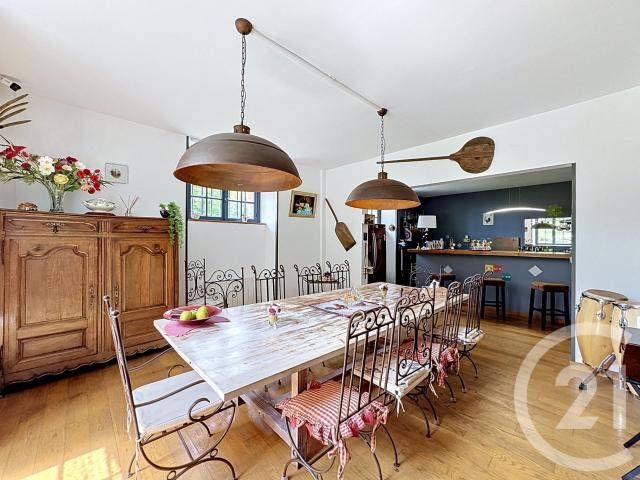 Appartement 8 pièces 223 m²