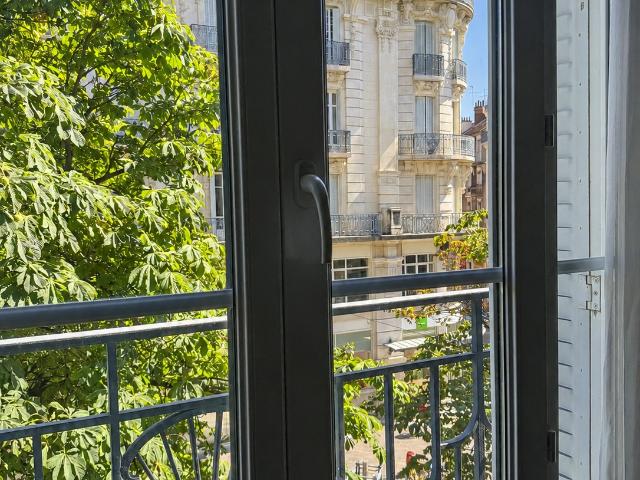 Appartement 8 pièces 230 m²