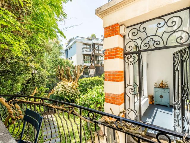 Appartement 8 pièces 236 m²