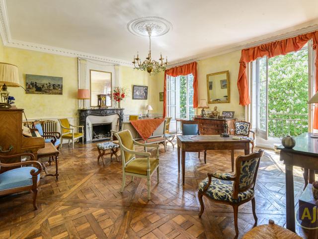 Appartement 8 pièces 237 m²