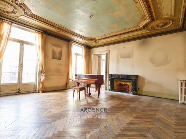 Appartement 7 pièces 246 m²
