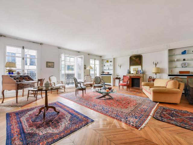 Appartement 8 pièces 250 m²