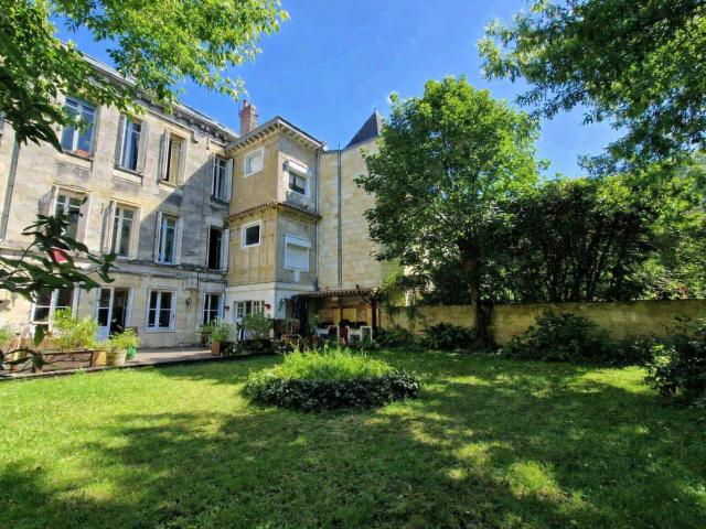 Appartement 8 pièces 260 m²