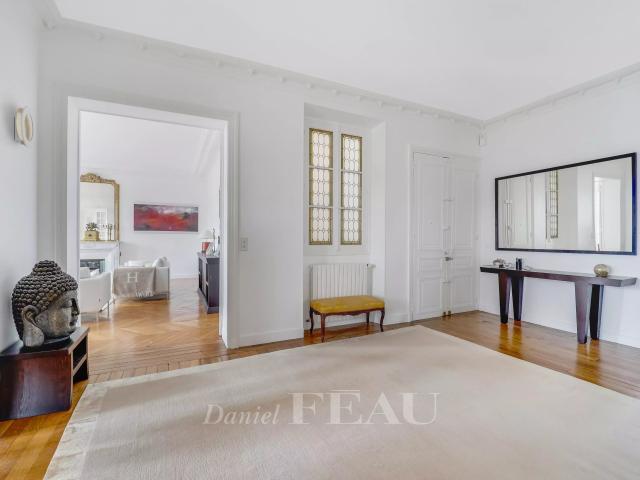Appartement 8 pièces 271 m²