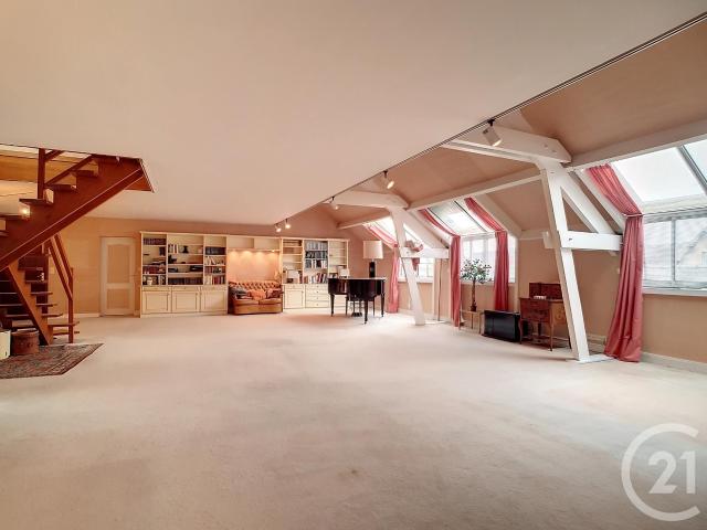 Appartement 8 pièces 275 m²