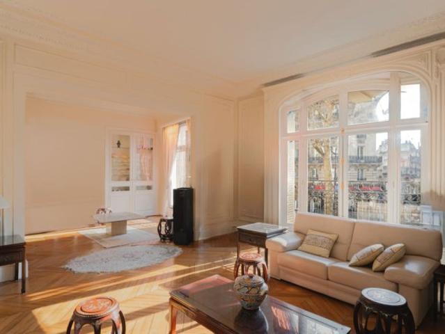 Appartement 8 pièces 281 m²