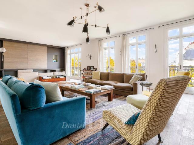 Appartement 8 pièces 301 m²