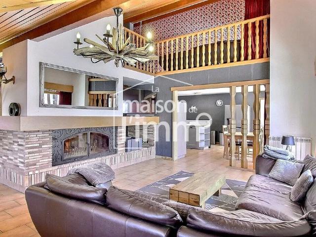 Appartement 8 pièces 321 m²