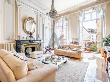 Appartement 8 pièces 352 m²