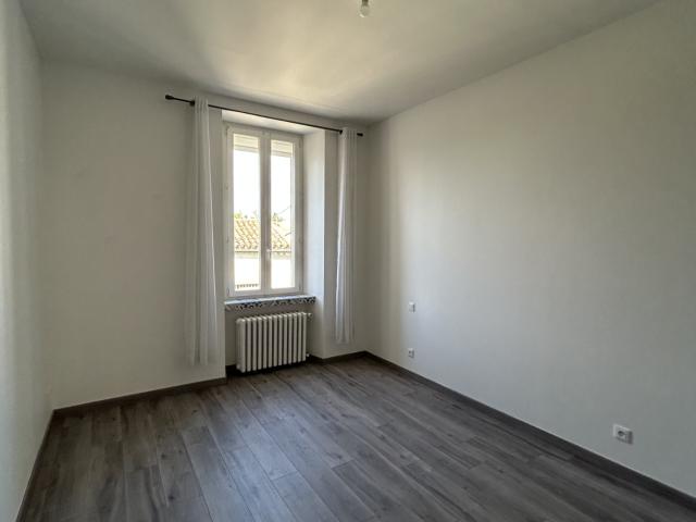 Appartement 93.7 m² at Montréal 11290, France