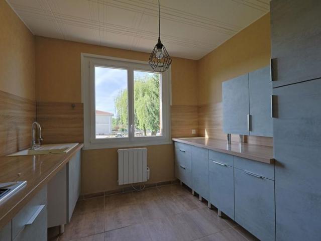 Appartement 90 m² habitables Saint Trivier de Courtes