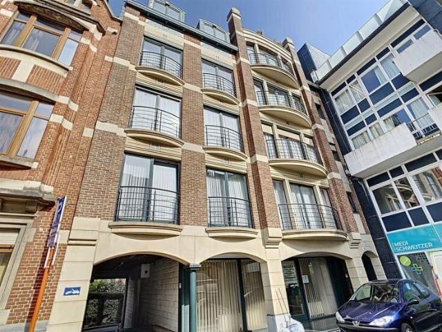 Appartement 98 m² Place Docteur Schweitzer à Berchem Sainte Agathe