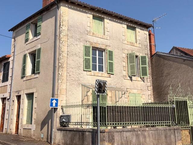 Appartement 9 pièces 90 m²