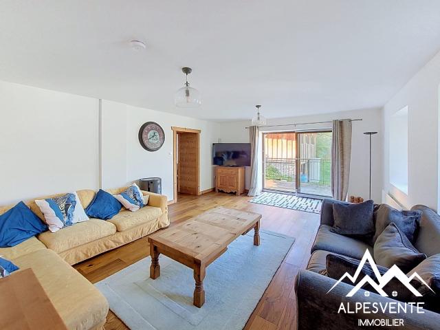 Appartement 9 pièces 120 m²