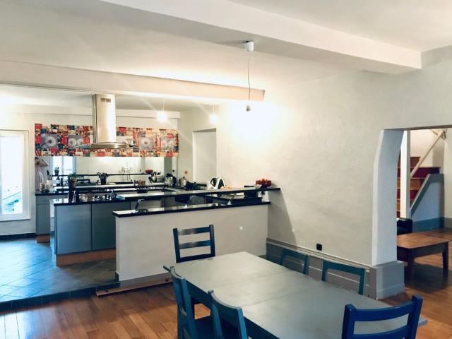 Appartement 9 pièces, 203 m² à louer à Saint Genis Laval 69230