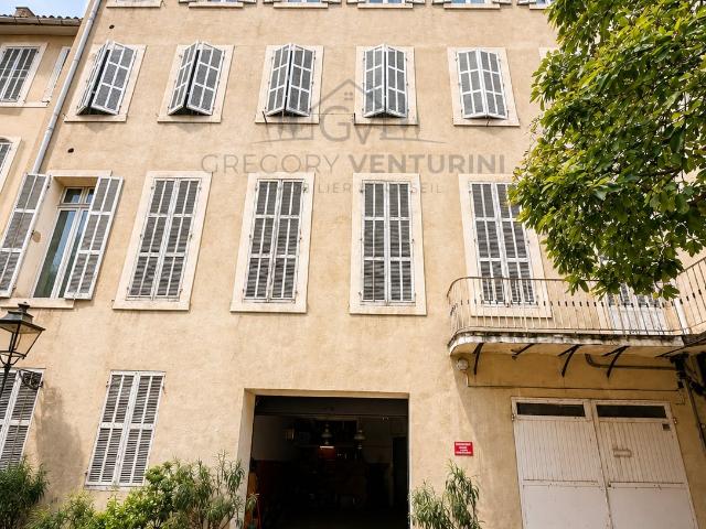 Appartement 9 pièces 215 m²