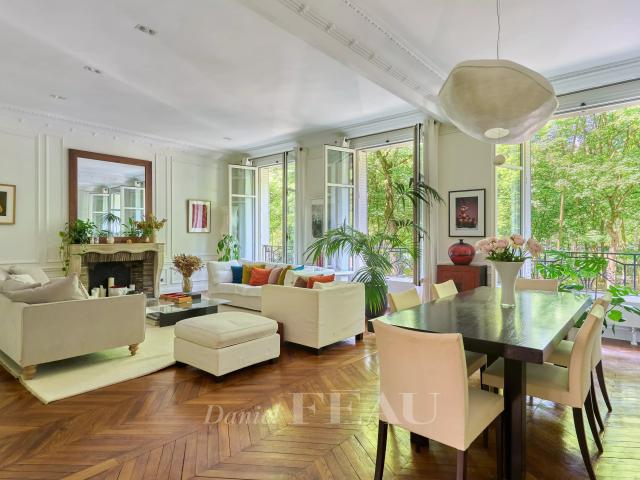 Appartement 9 pièces 259 m²