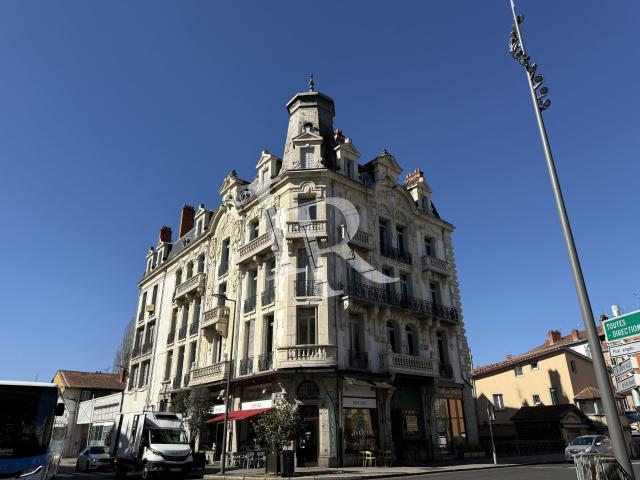 Appartement 9 pièces 357 m²